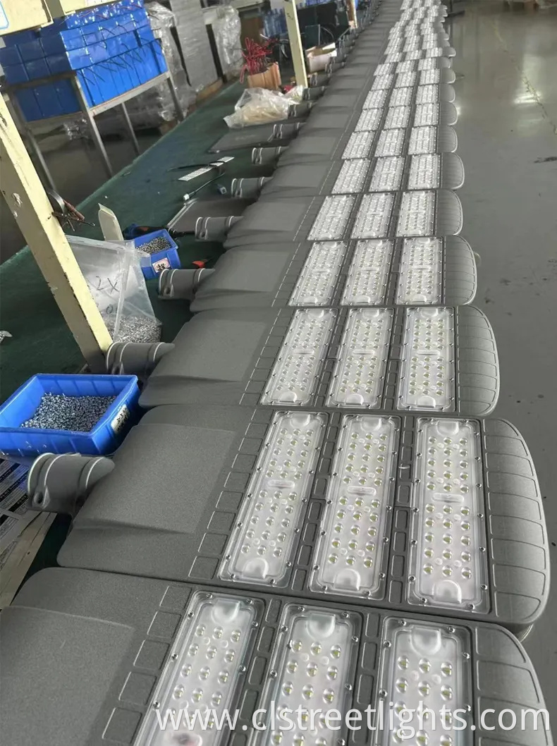 Light Messenger Solar LED Street Light Manufacturers Road Light Solar Panel Split Lamp Outdoor 30W 40W 50W 60W All in Two Solar Street Light Factory Price